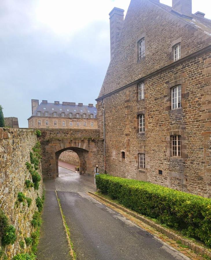 Location Granville - Remparts De La Hauteville Exterior foto